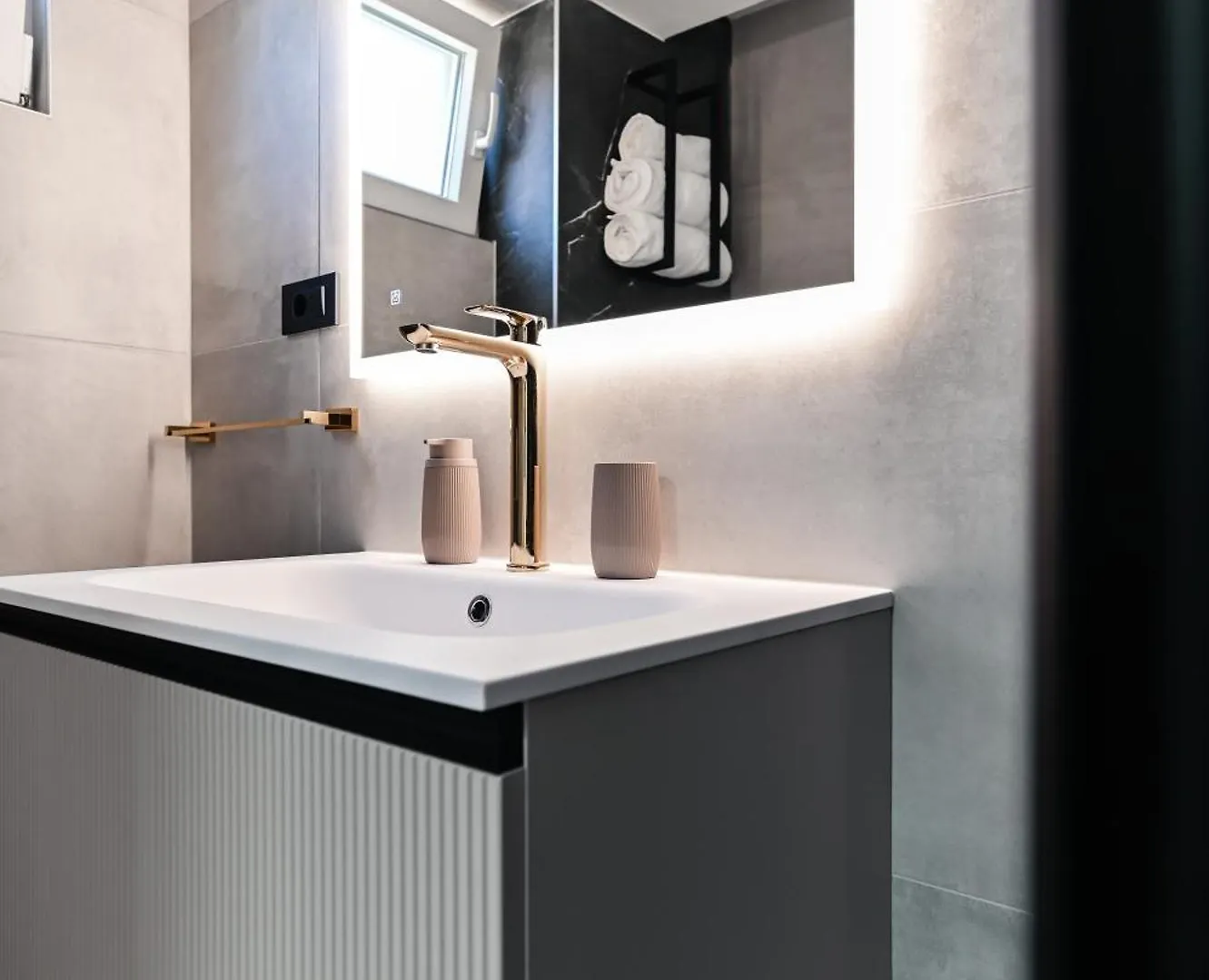 Delija Apartmans Bibinje 0*,